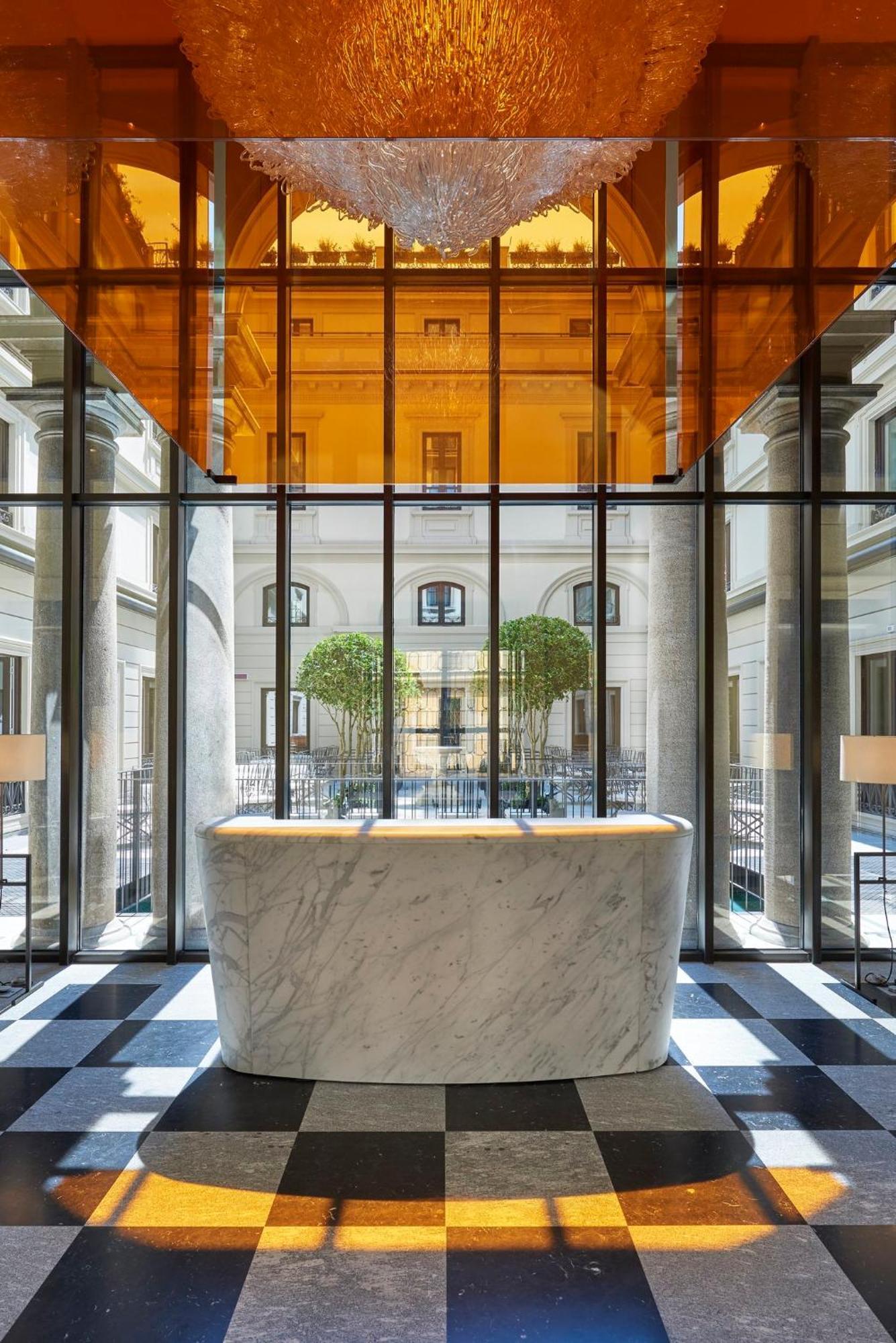 Mandarin Oriental, Milan Hotel Exterior photo