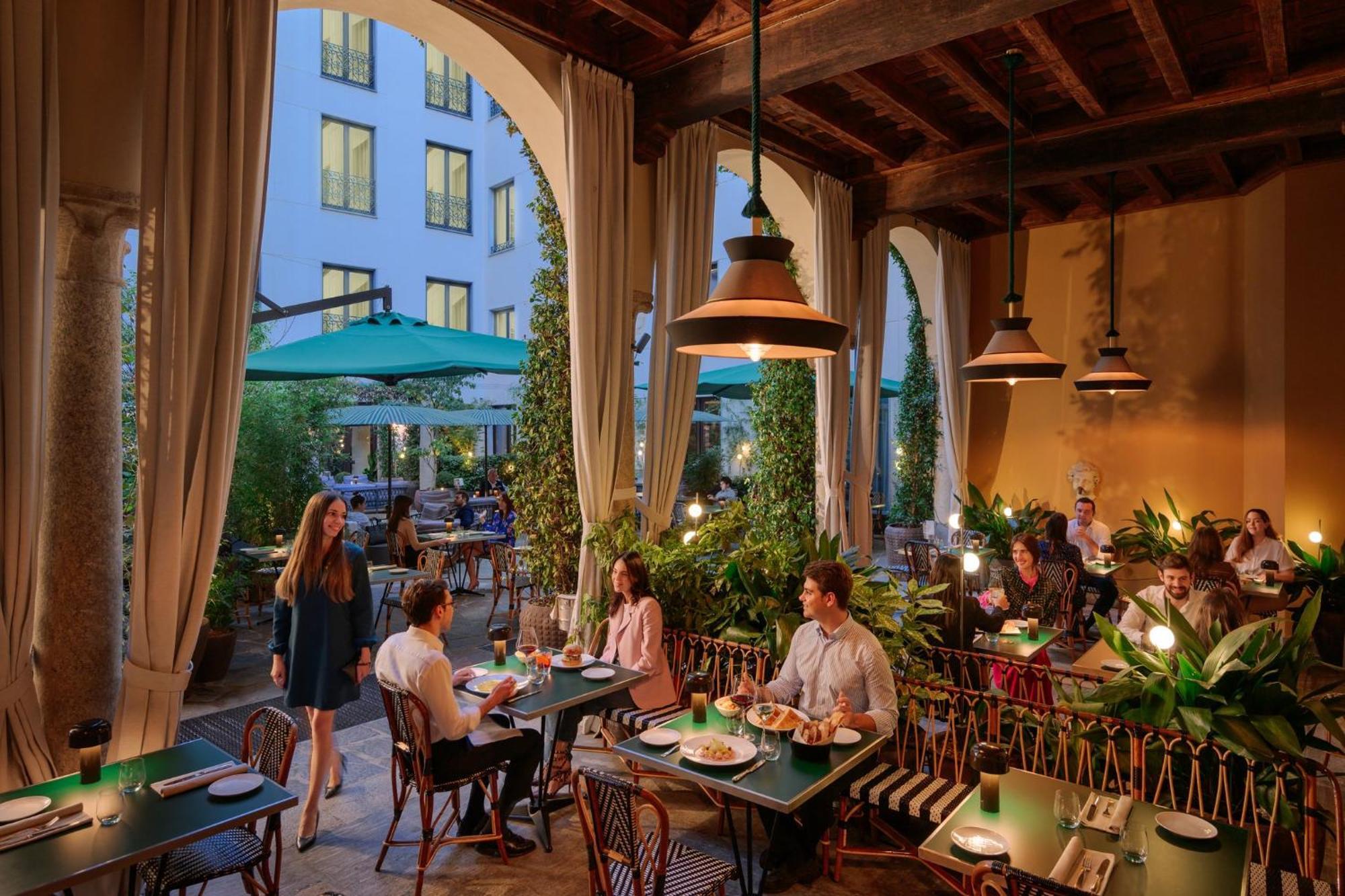 Mandarin Oriental, Milan Hotel Exterior photo